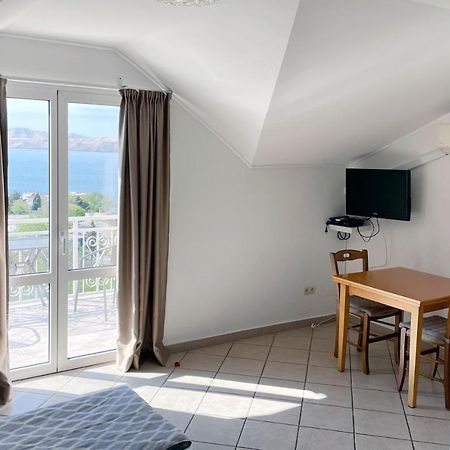 Apartment Anic Karlobag Luaran gambar