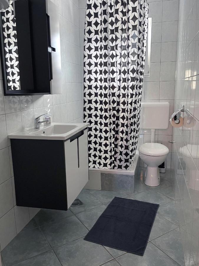 Apartment Anic Karlobag Luaran gambar