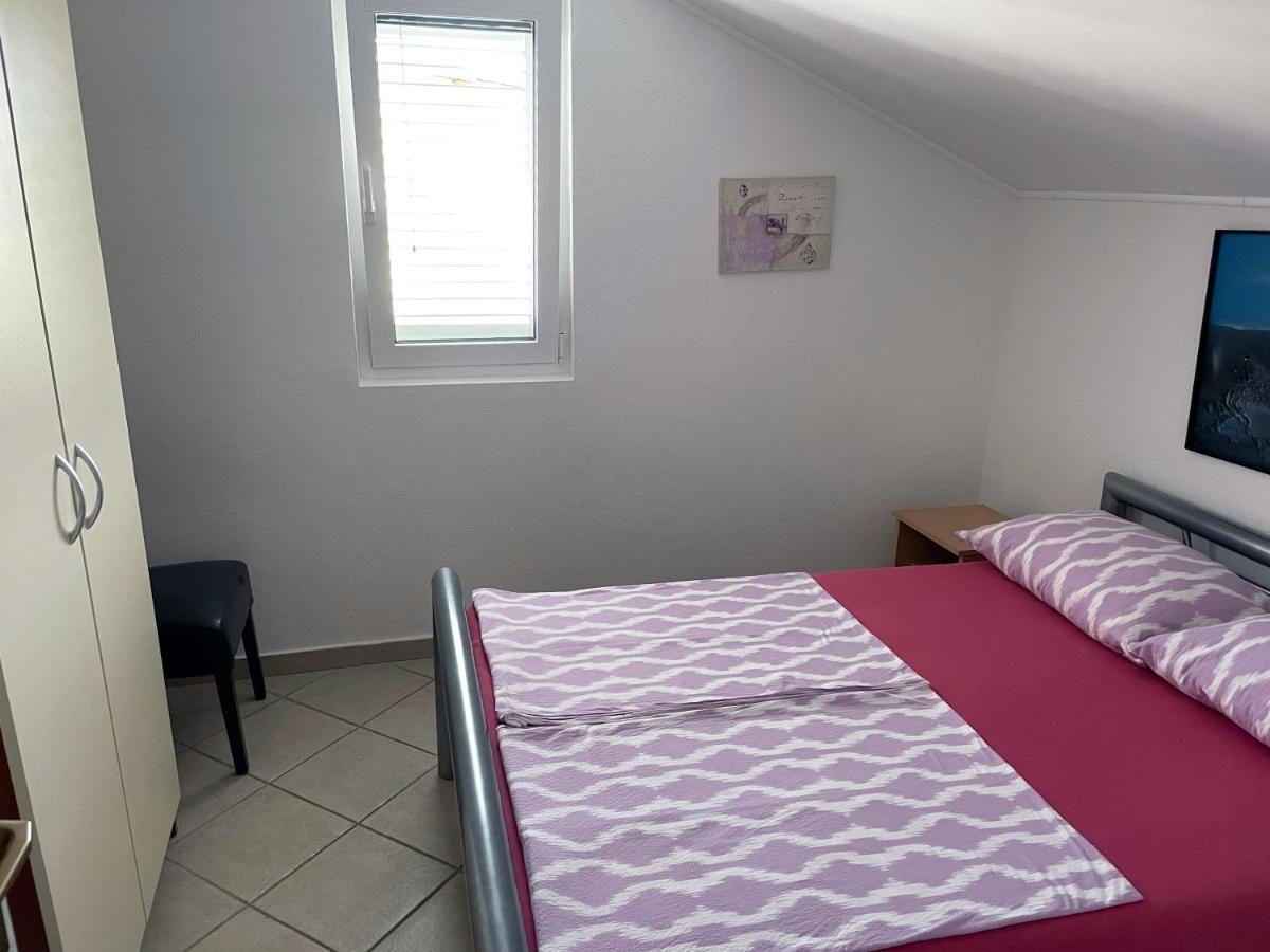 Apartment Anic Karlobag Luaran gambar
