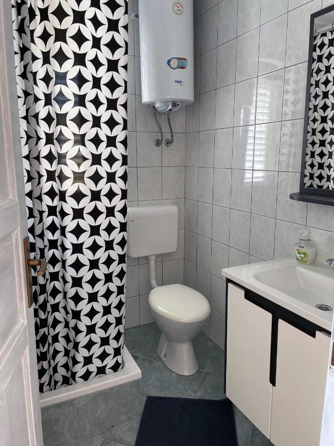 Apartment Anic Karlobag Luaran gambar