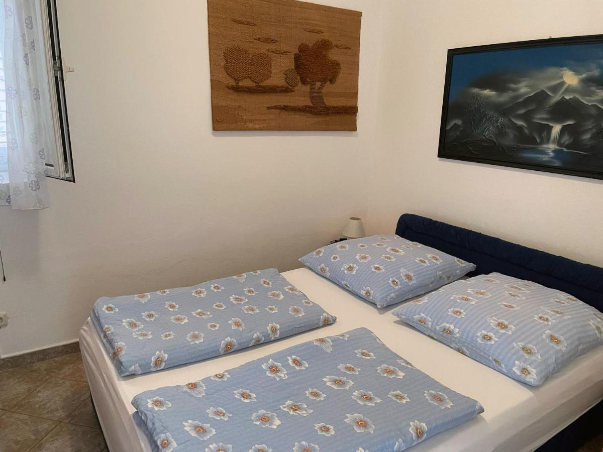 Apartment Anic Karlobag Luaran gambar