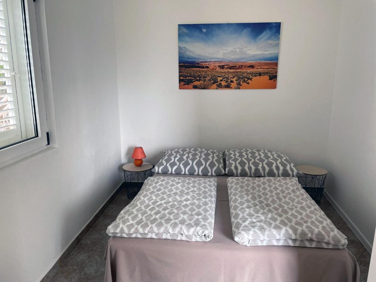 Apartment Anic Karlobag Luaran gambar